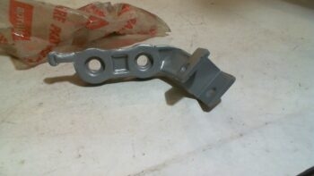 SUPPORTO PEDANA SX PEGASO 650 APRILIA AP8146040