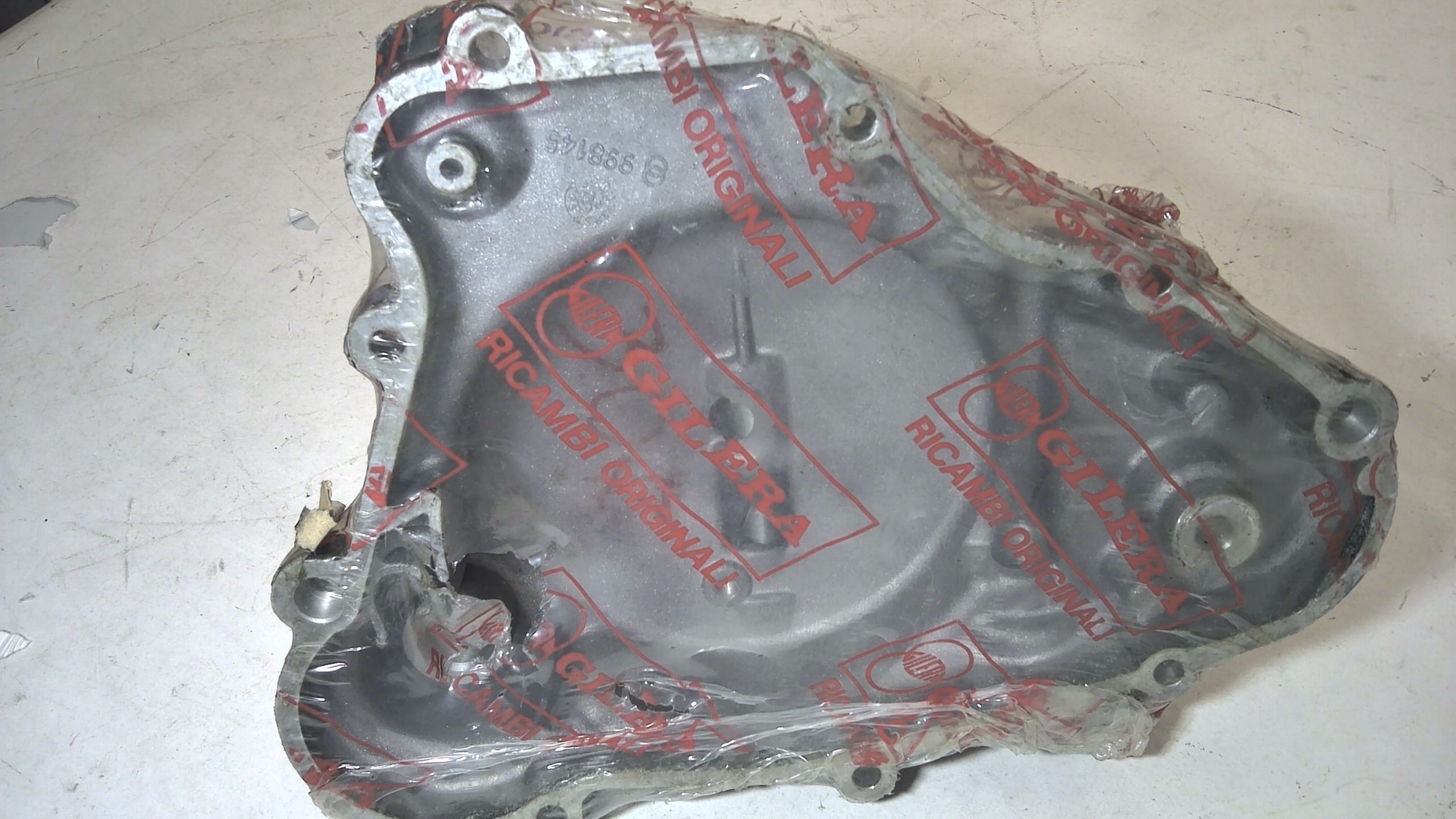 COPERCHIO CARTER FRIZIONE BULLIT GILERA 942359 - immagine 3