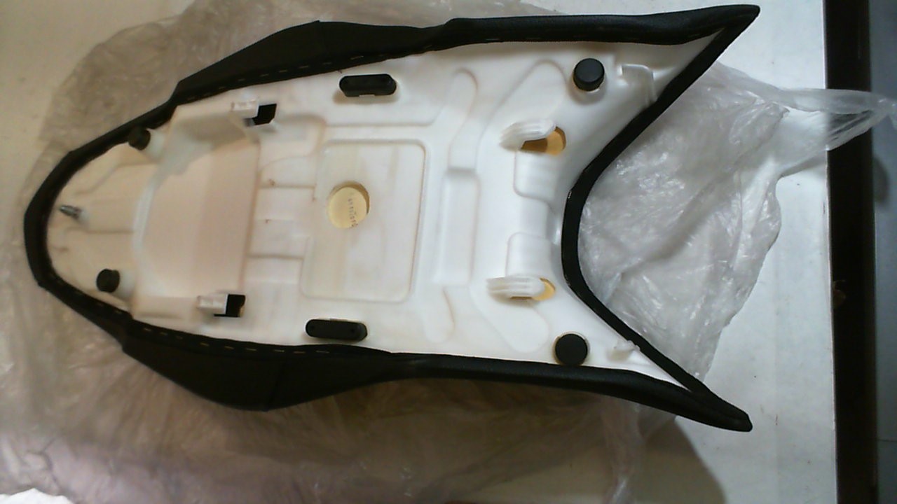 SELLA BIPOSTO NERA 991 APRILIA SHIVER 750 86027900NA - immagine 2
