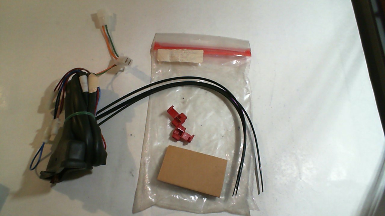 Plastique divers origine pour Scooter Aprilia 125 Scarabeo 1999 à