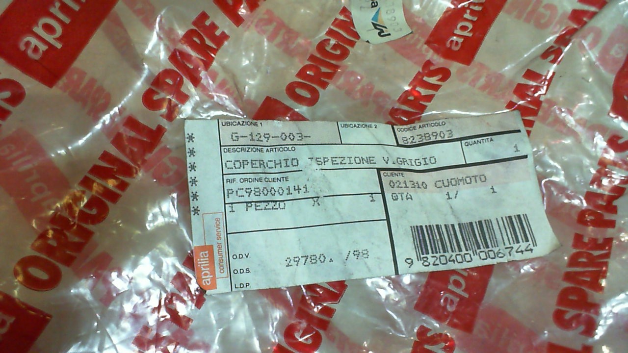 COPERCHIO ACCESSO CANDELA SCARABEO APRILIA AP8238903 - immagine 5