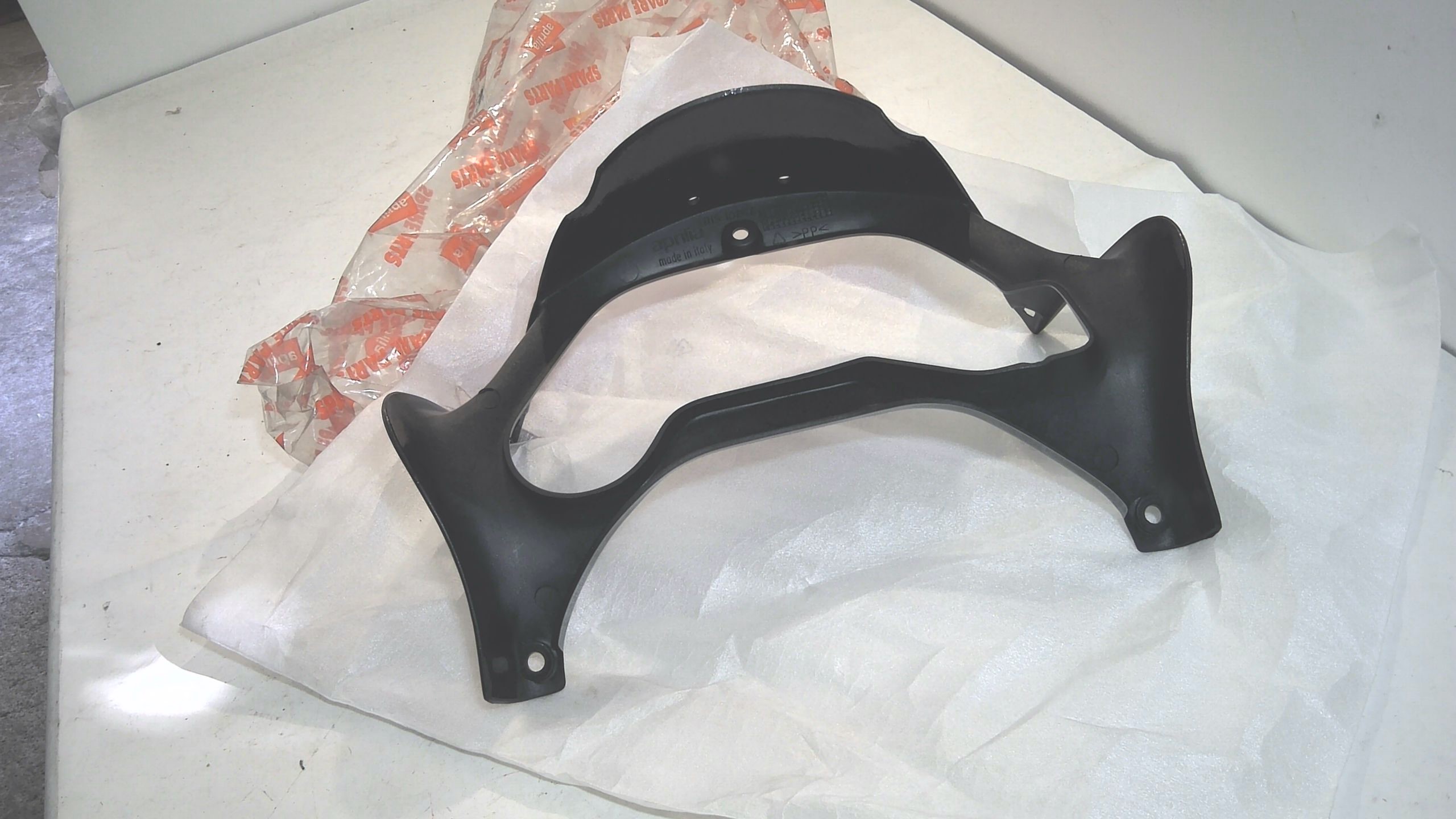 CHIUSURA CARENA PEGASO APRILIA AP8148721 - immagine 4