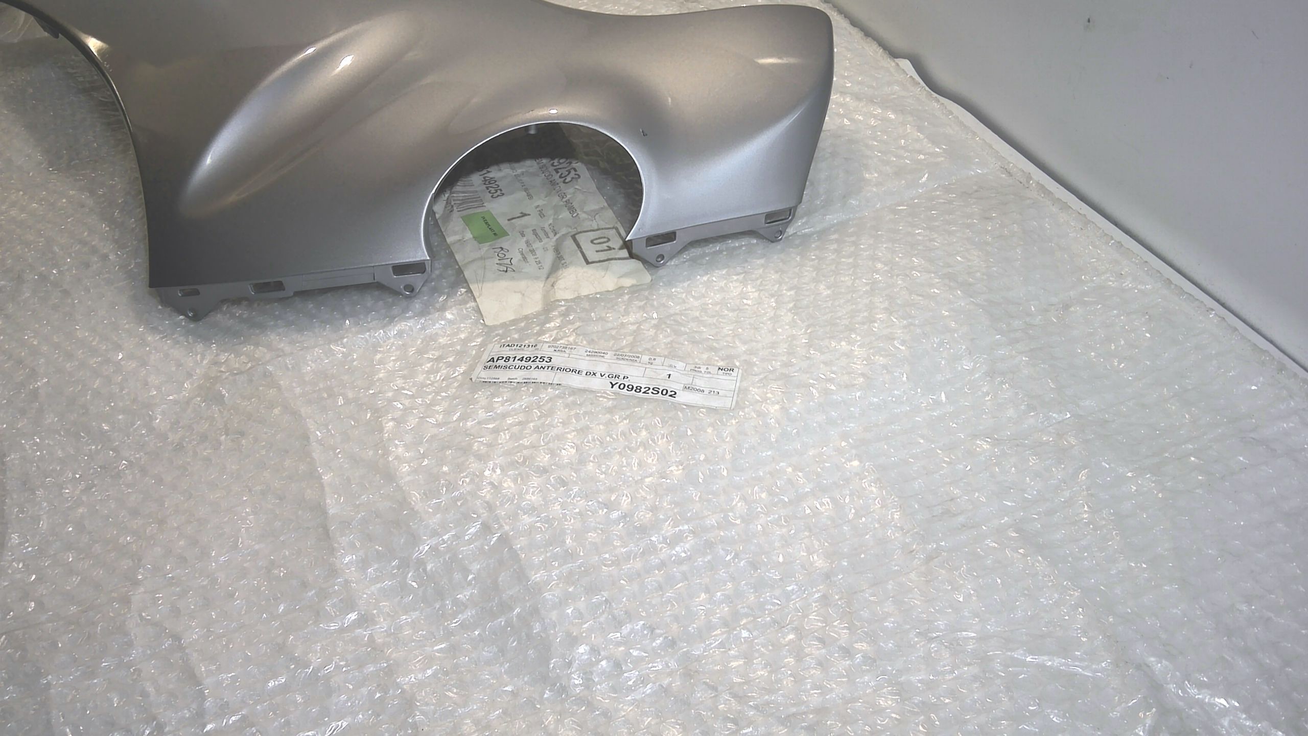 SEMISCUDO ANT. DX SCARABEO APRILIA AP8149253 - immagine 2