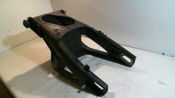 FORCELLONE POSTERIORE YAMAHA YZF-R1 5VY2211000 USATO