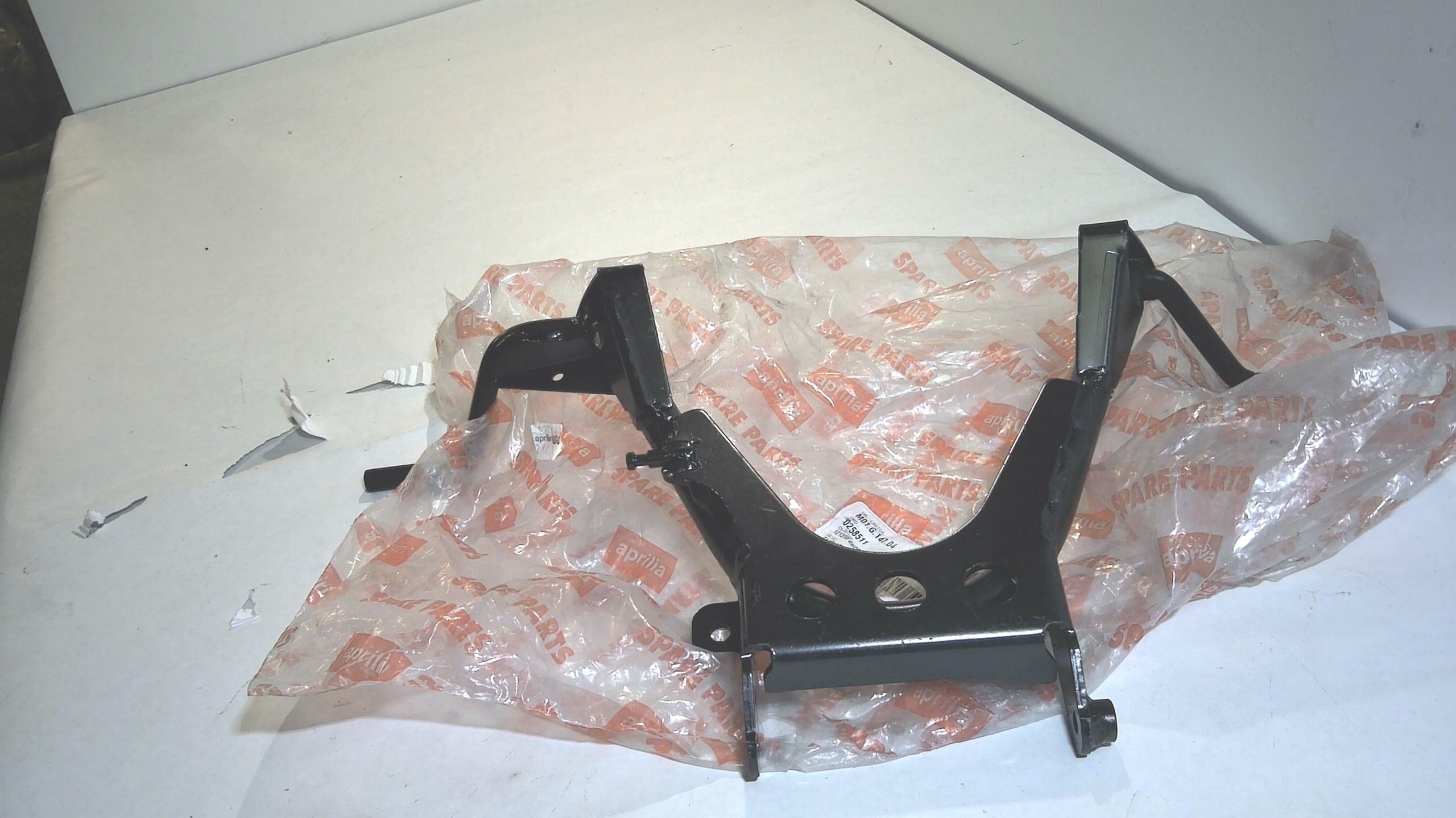 CAVALLETTO CENTRALE SR DITECH 50 APRILIA AP8235116 - immagine 2