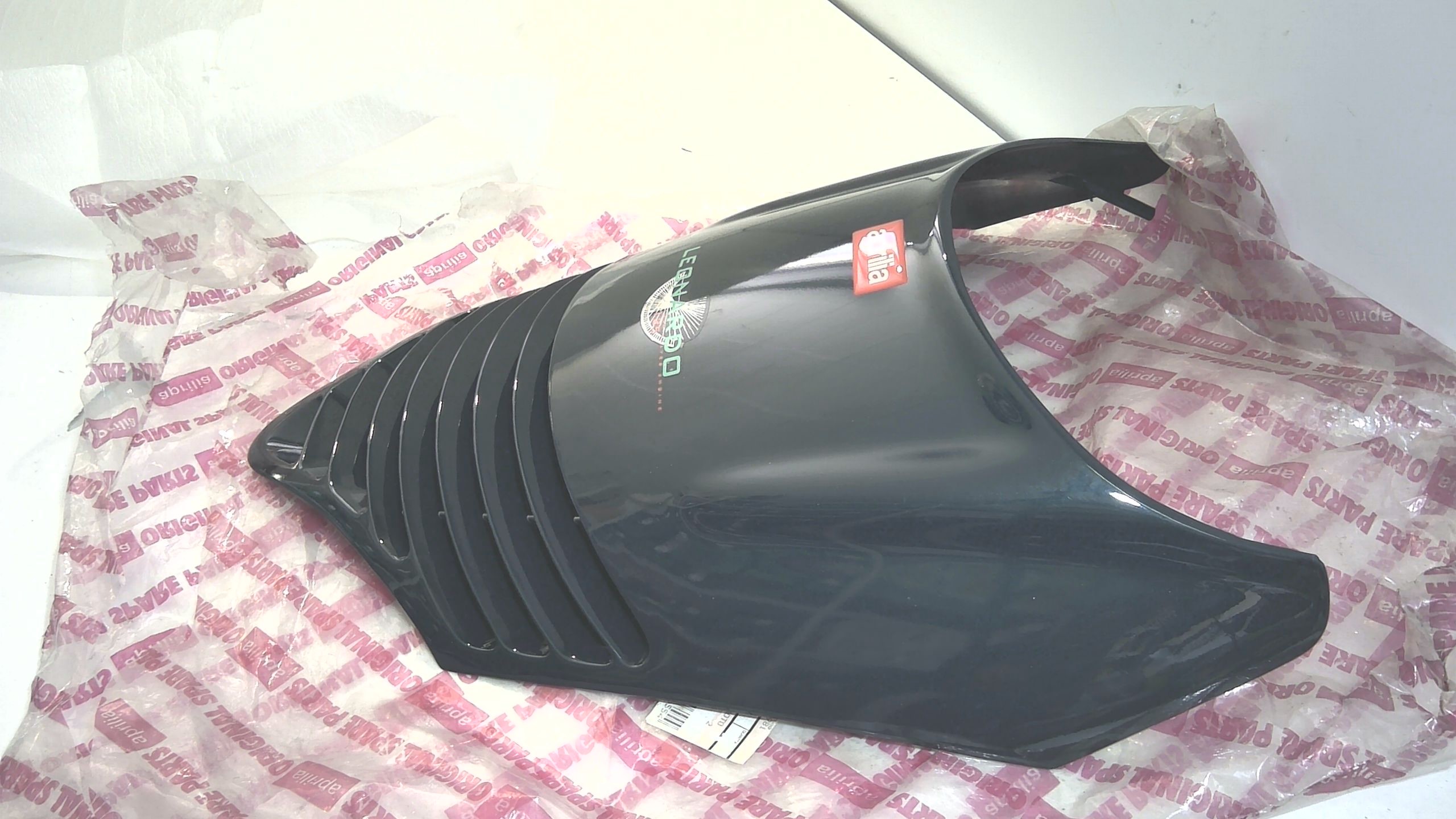 COFANO ANT. LEONARDO APRILIA AP8138981 - immagine 4