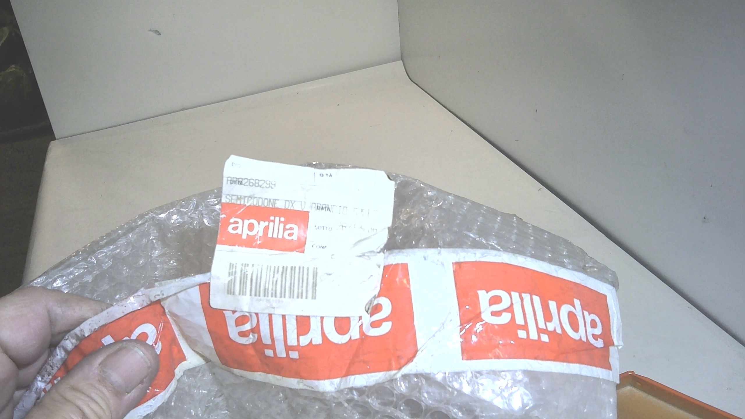 SEMICODONE DX. SR 50 APRILIA AP8268299 - immagine 5