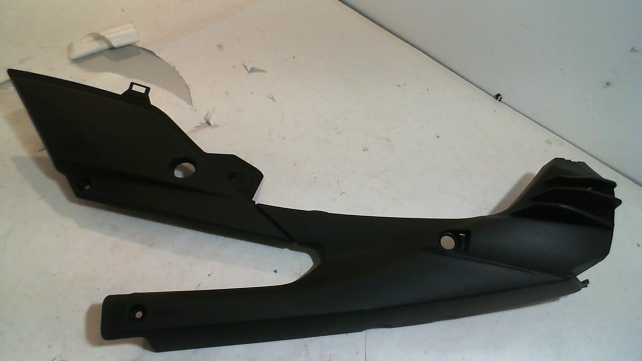 COPRIREGGISELLA SX RS 125 APRILIA AP8179200 - immagine 3
