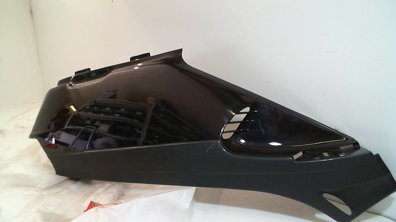 FIANCATA POSTERIORE DX AMICO APRILIA AP8231172