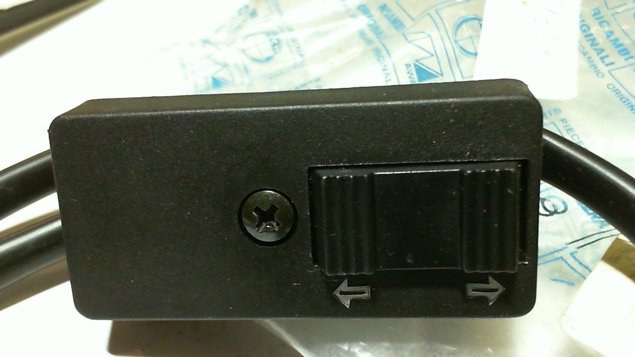 COMMUTATORE FRECCE VESPA PIAGGIO 2318515 - immagine 4