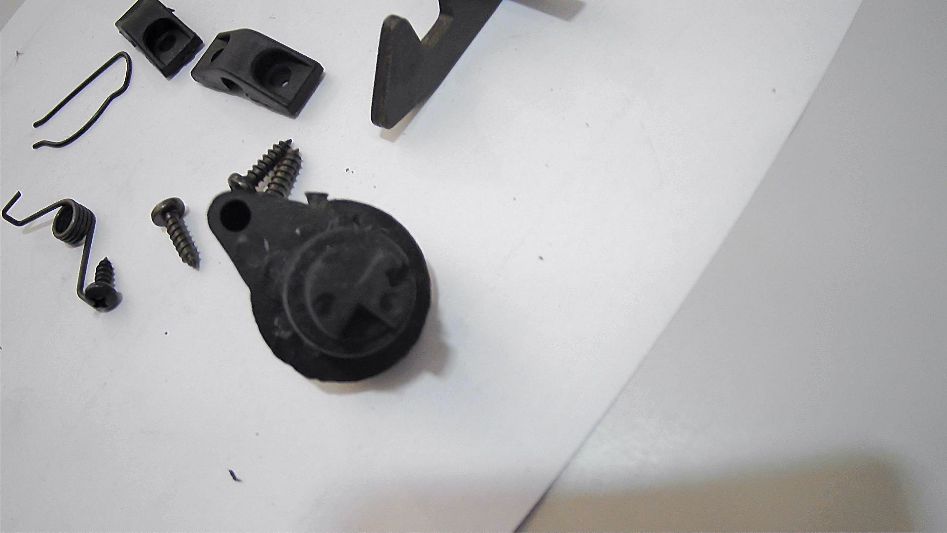 CORPO SERRATURA SELLA VESPA ET2/ET4 PIAGGIO 494511 - immagine 4