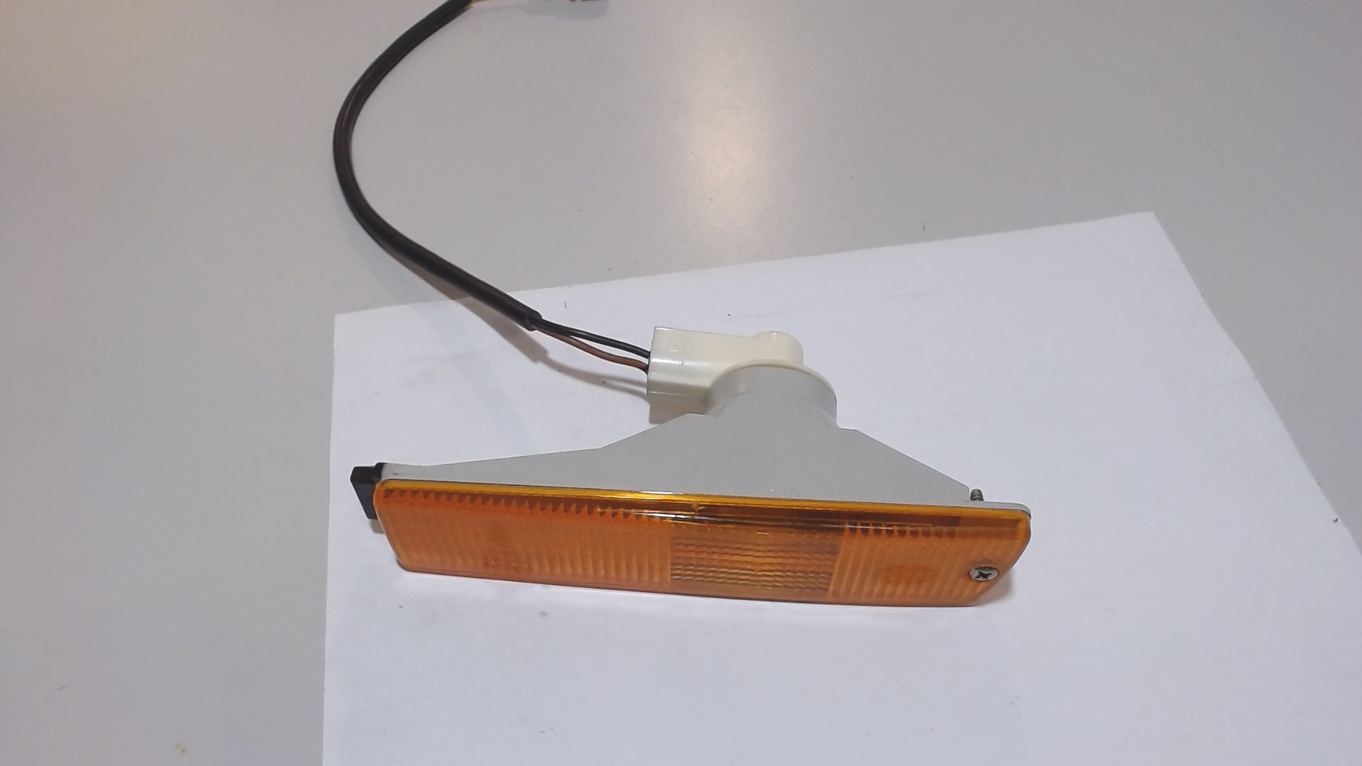 FANALINO VW GOLF 2 SERIE 89 - 92 ANT. sx ARANCIO HELLA 9EL141701-001 - immagine 2