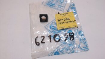 SEDE PERNO PULSANTE MP3 X8 PIAGGIO 621098