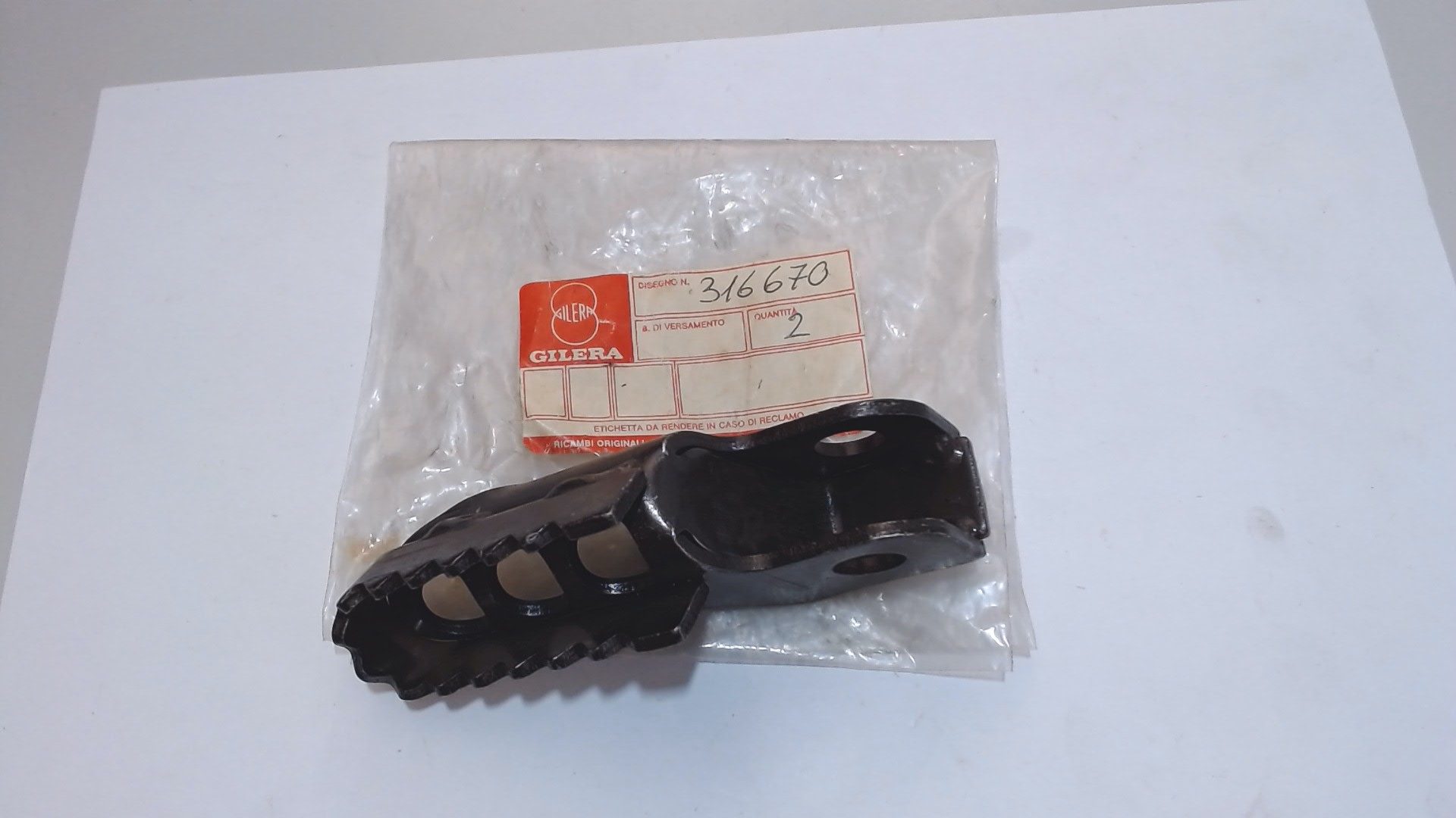 PEDANA POGGIAPIEDI DX GILERA RTX ARIZZONA HAWK GILERA 316670 - immagine 2