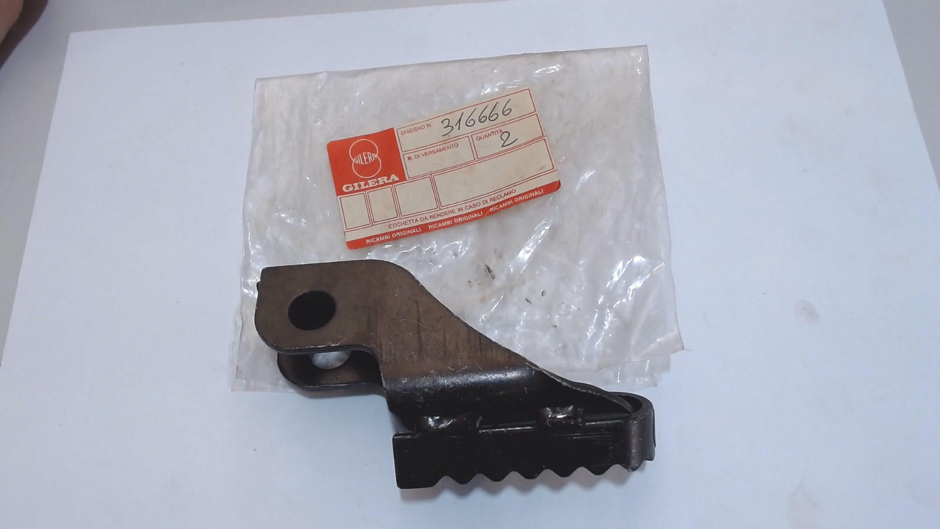 PEDANA POGGIAPIEDI SX GILERA RTX ARIZZONA HAWK GILERA 316666 - immagine 3