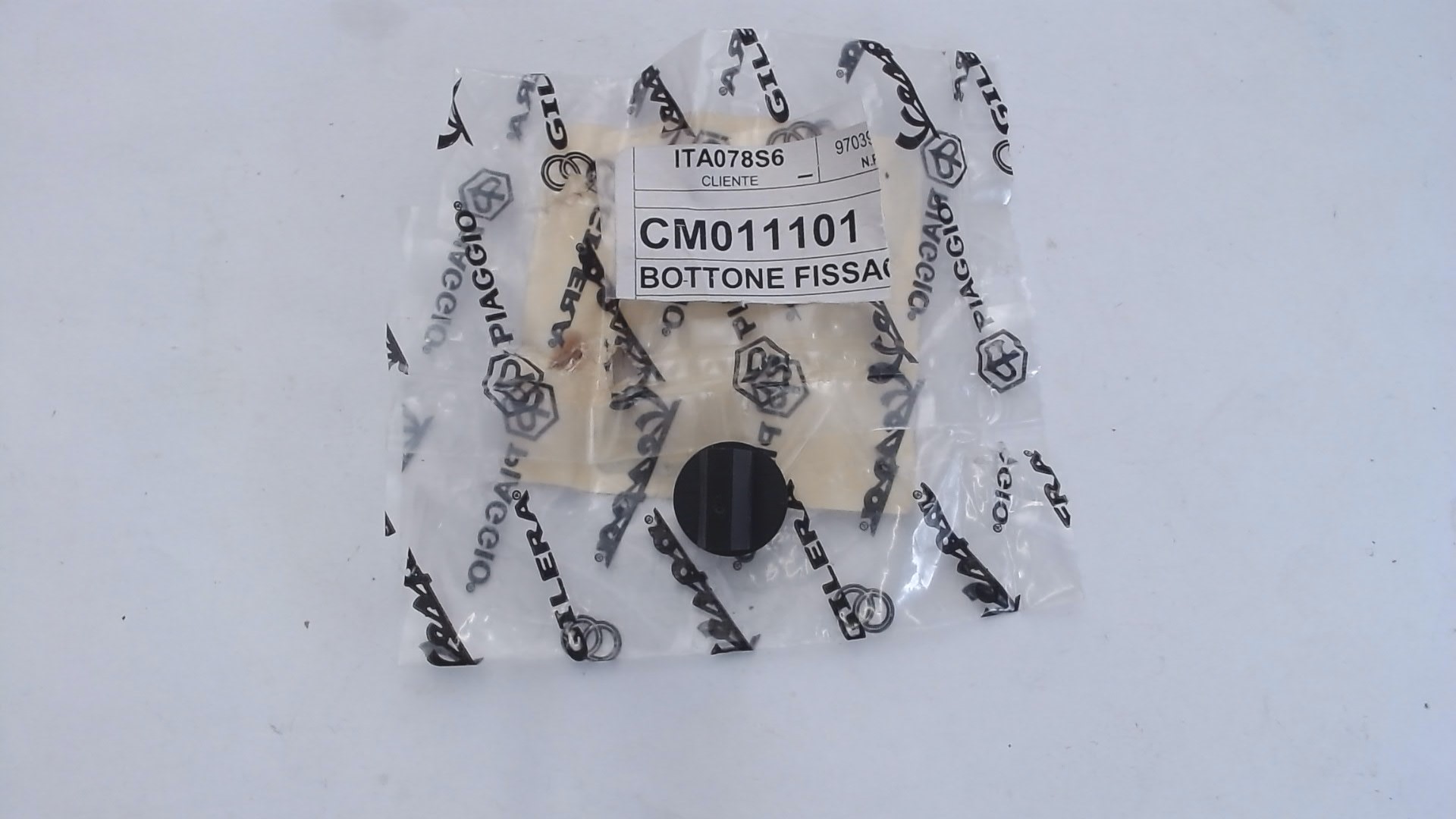 BOTTONE FISSAGGO PEDANA BEVERLY MP3 BV X10 HEXAGON PIAGGIO CM011101