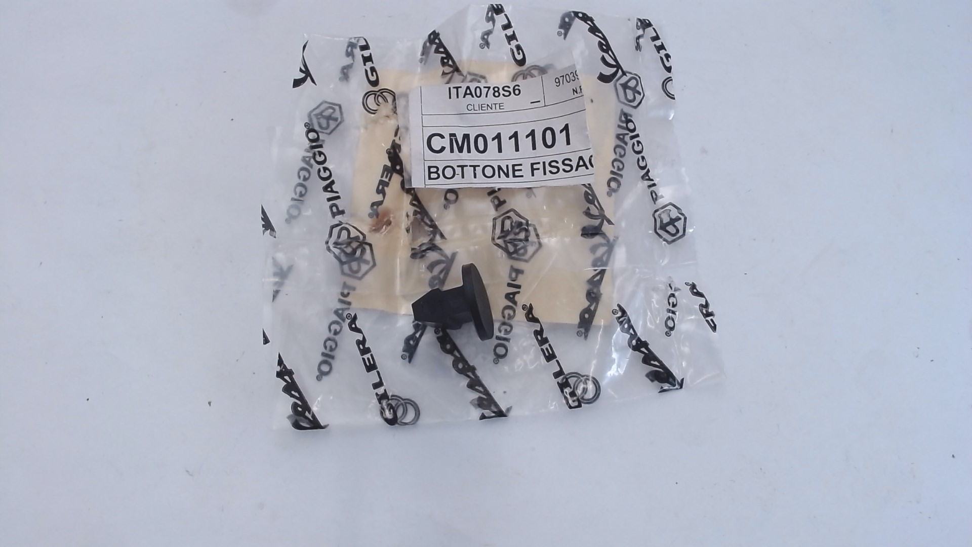 BOTTONE FISSAGGO PEDANA BEVERLY MP3 BV X10 HEXAGON PIAGGIO CM011101 - immagine 3