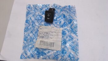 INTERRUTTORE LUCI FREE 50 PIAGGIO 581910