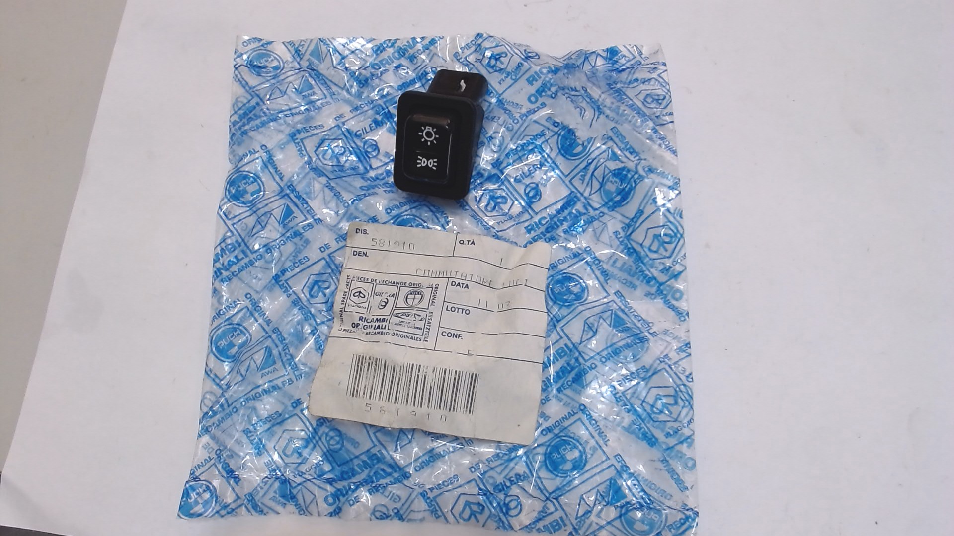 INTERRUTTORE LUCI FREE 50 PIAGGIO 581910