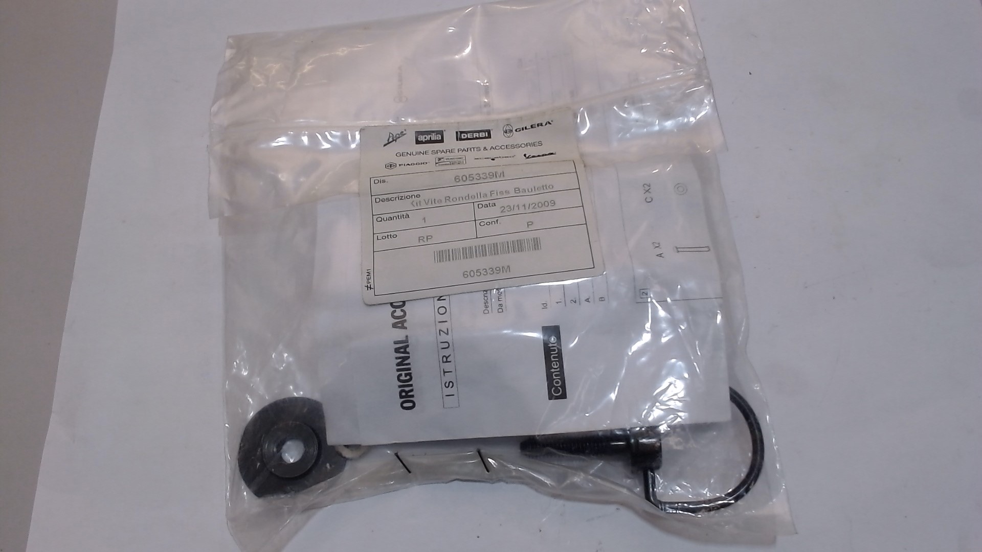 PERNO FISSAGGIO BAULETTO VESPA PIAGGIO 605339m - immagine 2