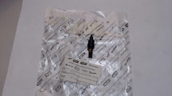 INTERRUTTORE STOP FRENI BEVERLY GP VESPA X9 PIAGGIO 584953