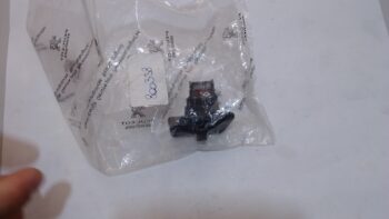 INTERRUTTORE STACCAMASSA SPEGNIMENTO MOTORE PEUGEOT 800338