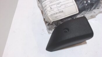 COPRICERNIERA SINISTRO APE PIAGGIO 567179