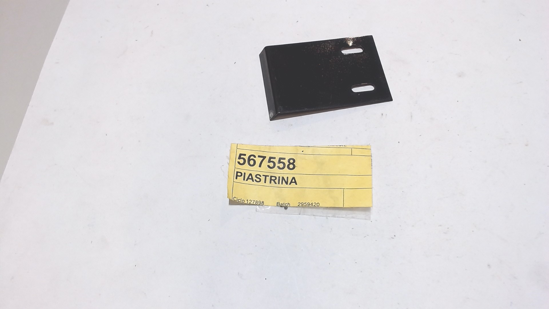PIASTRINA CHIUSURA FINESTRINO APE 50 PIAGGIO 567558 - immagine 3