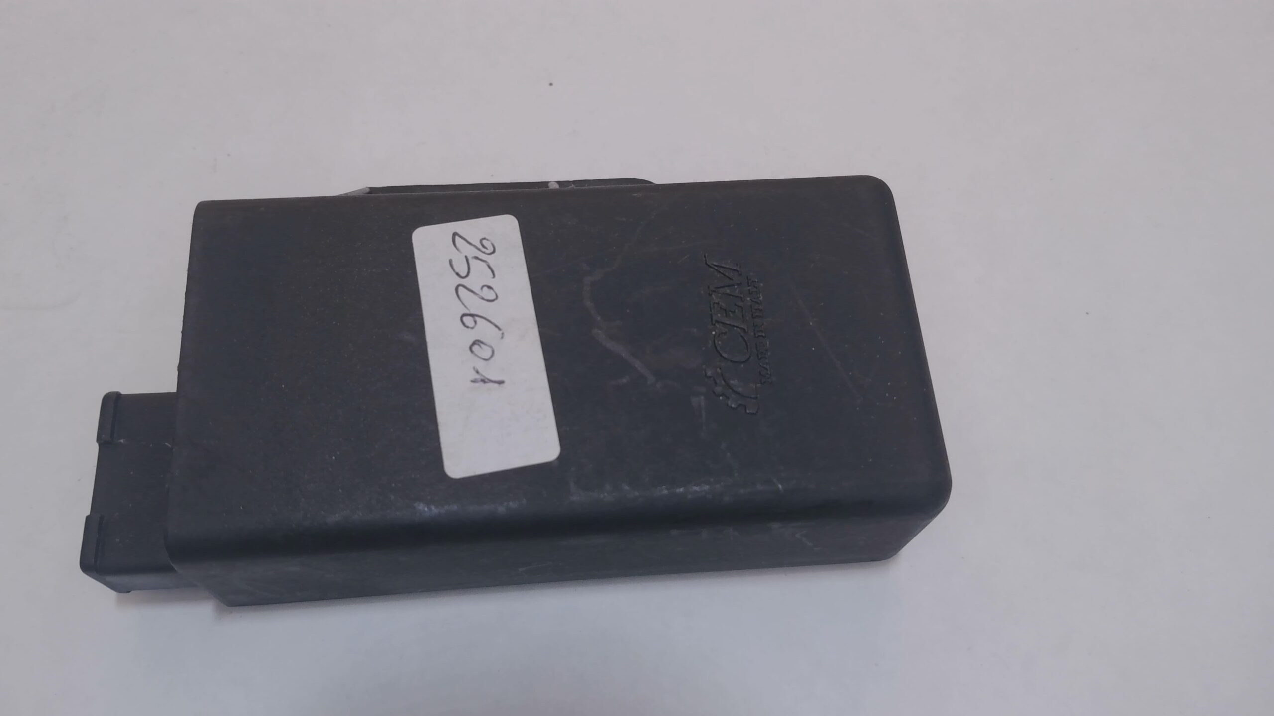 REGOLATORE CENTRALINA VESPA PIAGGIO 252601