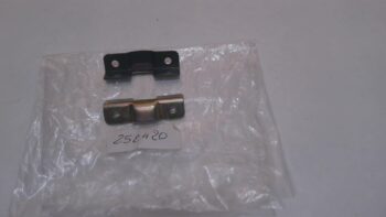 PIASTRA SQUADRETTA CHIUSURA BAULETTO PIAGGIO 252420