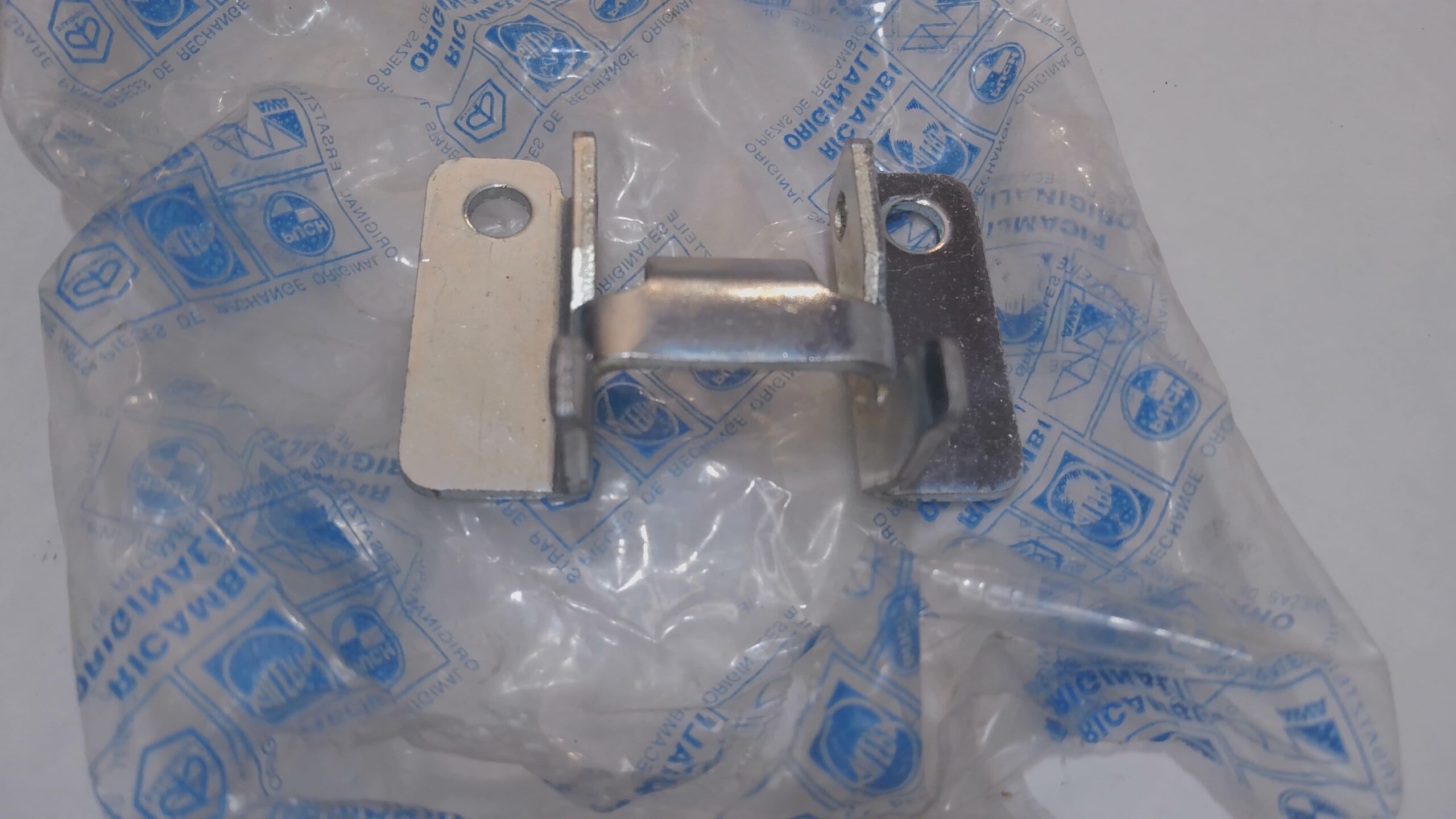 PIASTRA SERRATURA SELLA VESPA PIAGGIO 265747 - immagine 3