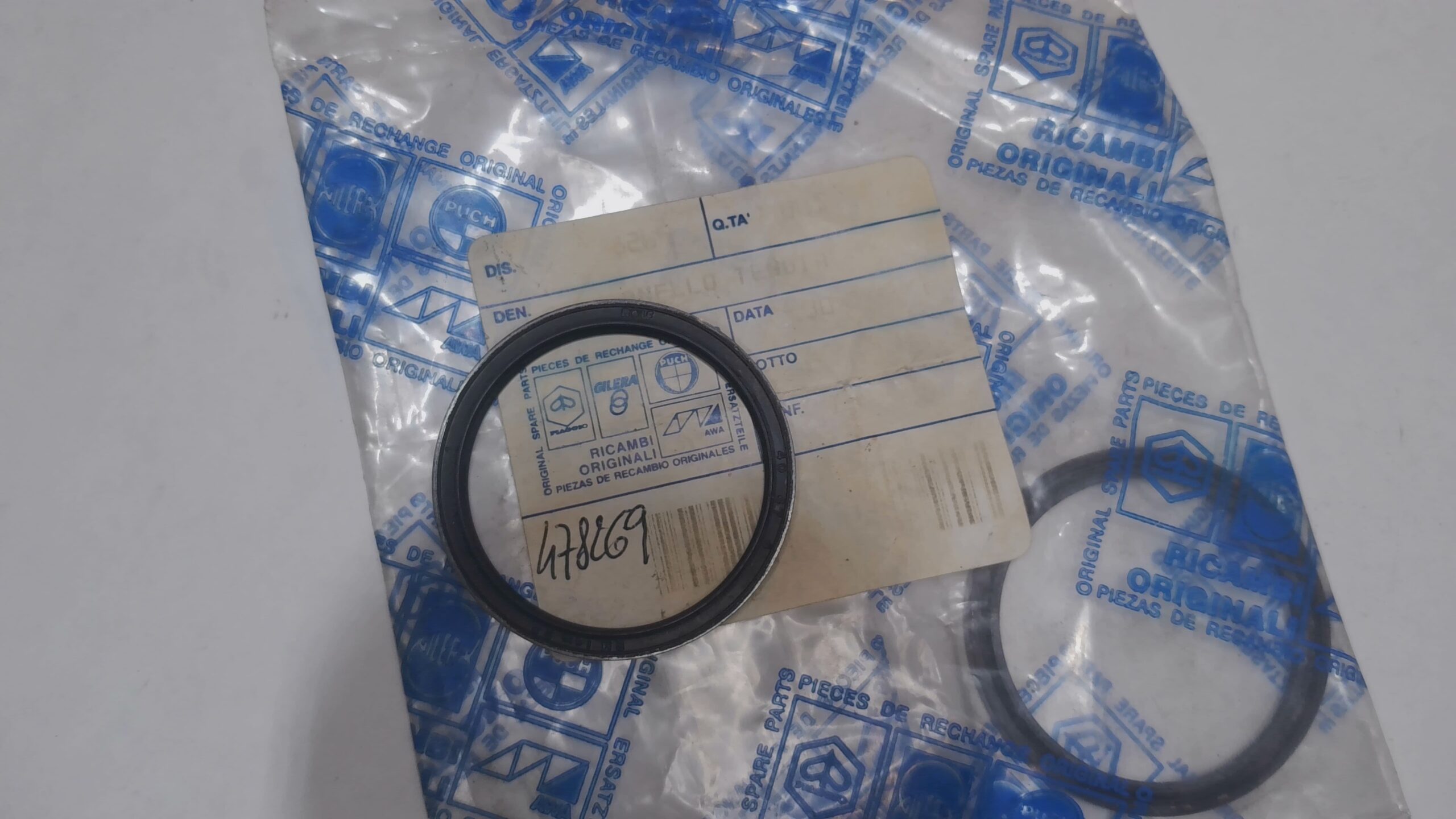 PARAOLIO 40-47-4 PULEGGIA FRIZIONE ZIP PIAGGIO 478269