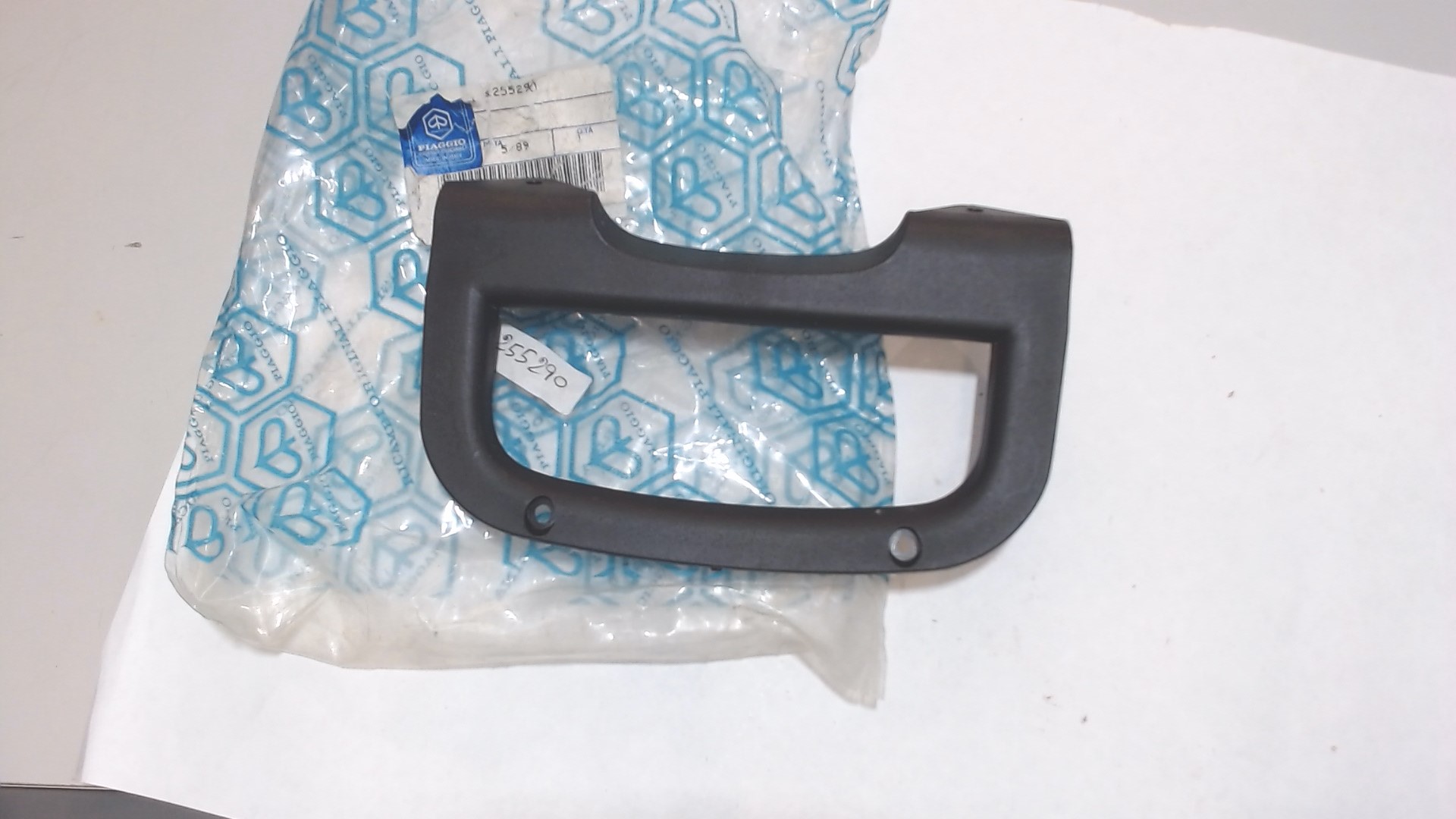 MANIGLIA PORTAPACCHI GRILLO PIAGGIO 255290