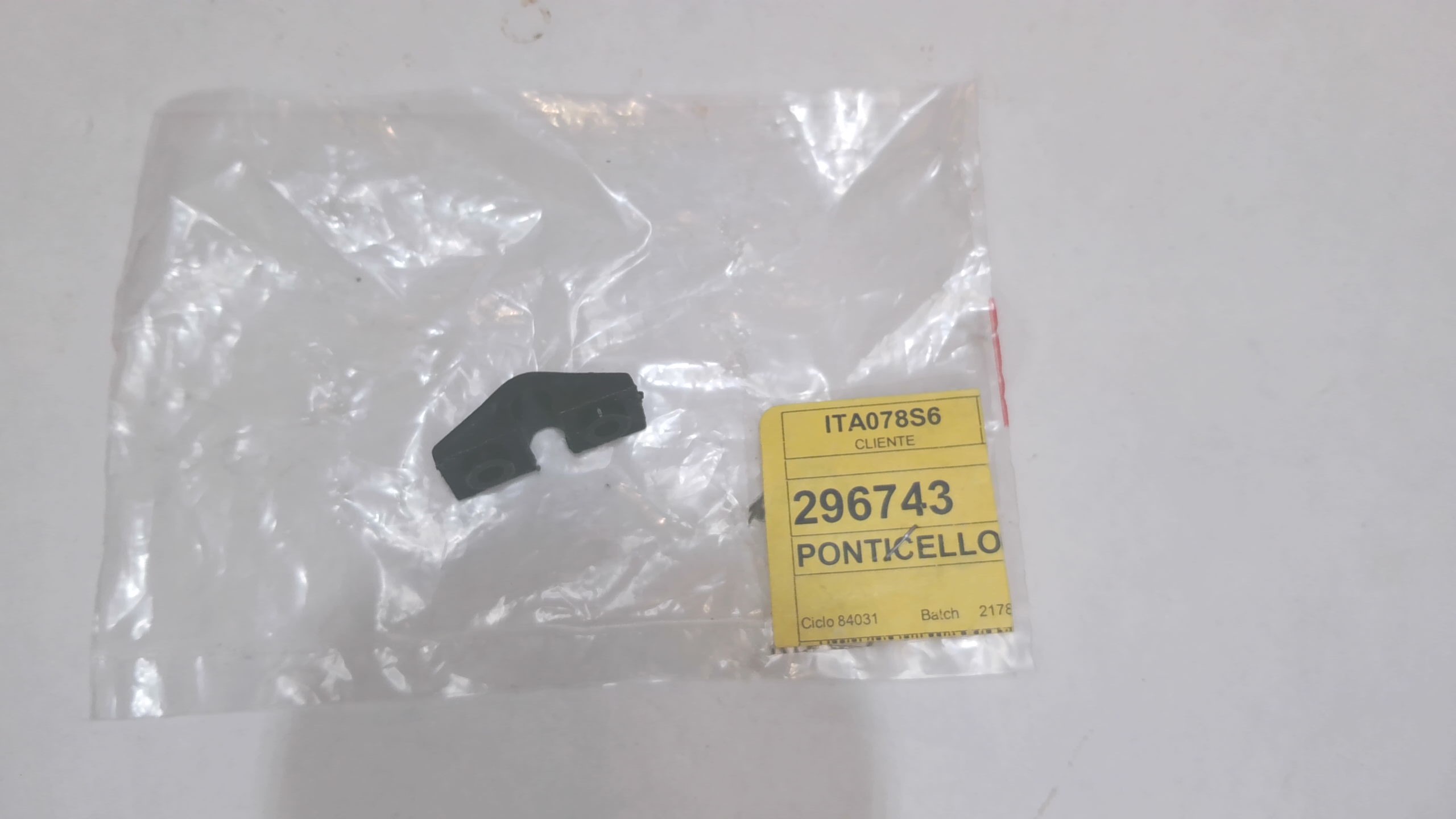 PONTICELLO PERNO SERRATURA SELLA ZIP FLY LIBERTY PIAGGIO 296743 - immagine 2