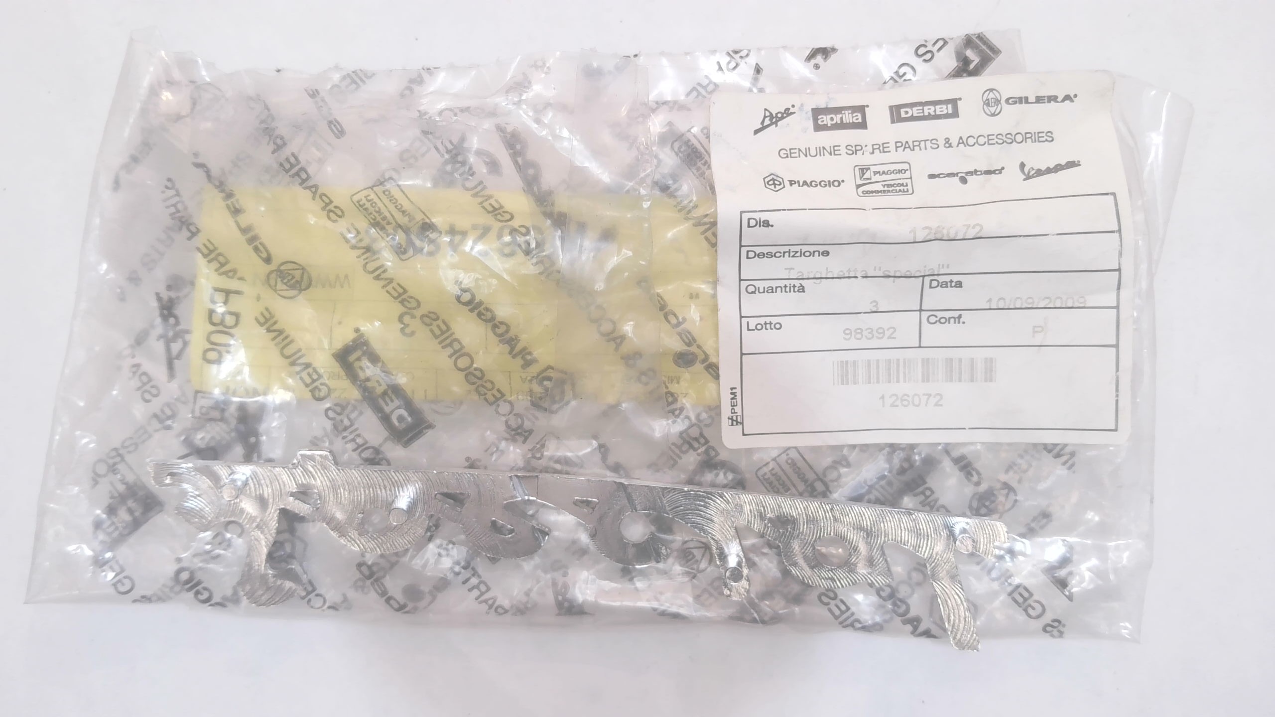 TARGHETTA VESPA 50 SPECIAL PIAGGIO 126072 - immagine 3