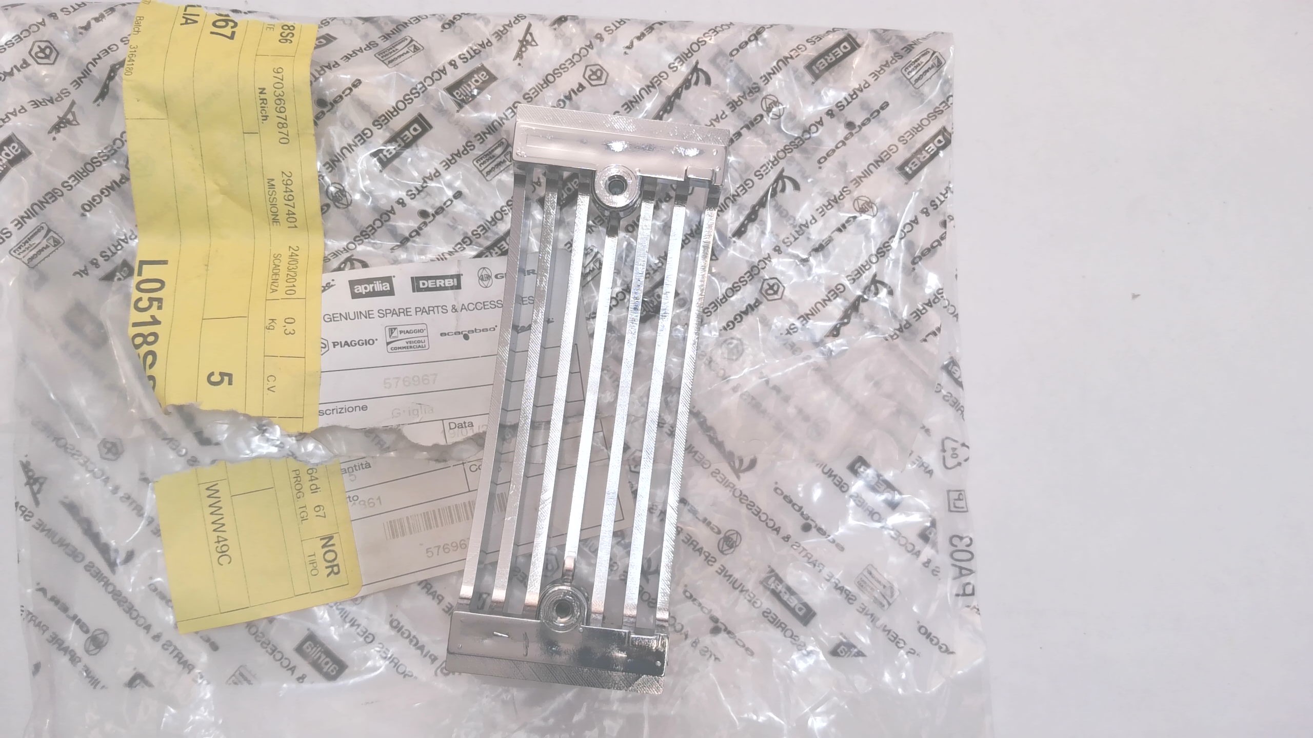 GRIGLIA COPRISTERZO CROMATA VESPA PX PIAGGIO 576967 - immagine 2