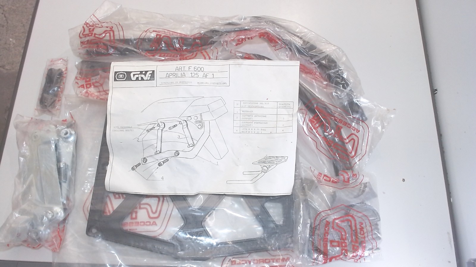 PORTAPACCHI GIVI AF1 APRILIA givi F600 - immagine 3