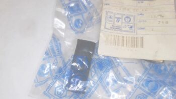 TAMPONE SCONTRO BATTERIA PIAGGIO 297446