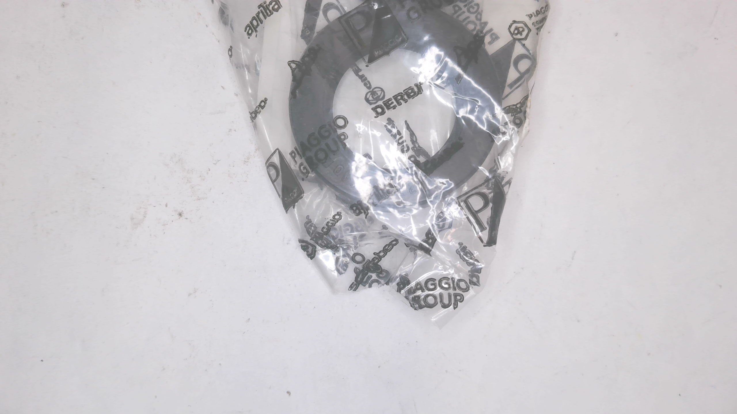 PARAOLIO MOZZO RUOTA POSTERIORE VESPA COSA PIAGGIO 118058 - immagine 2