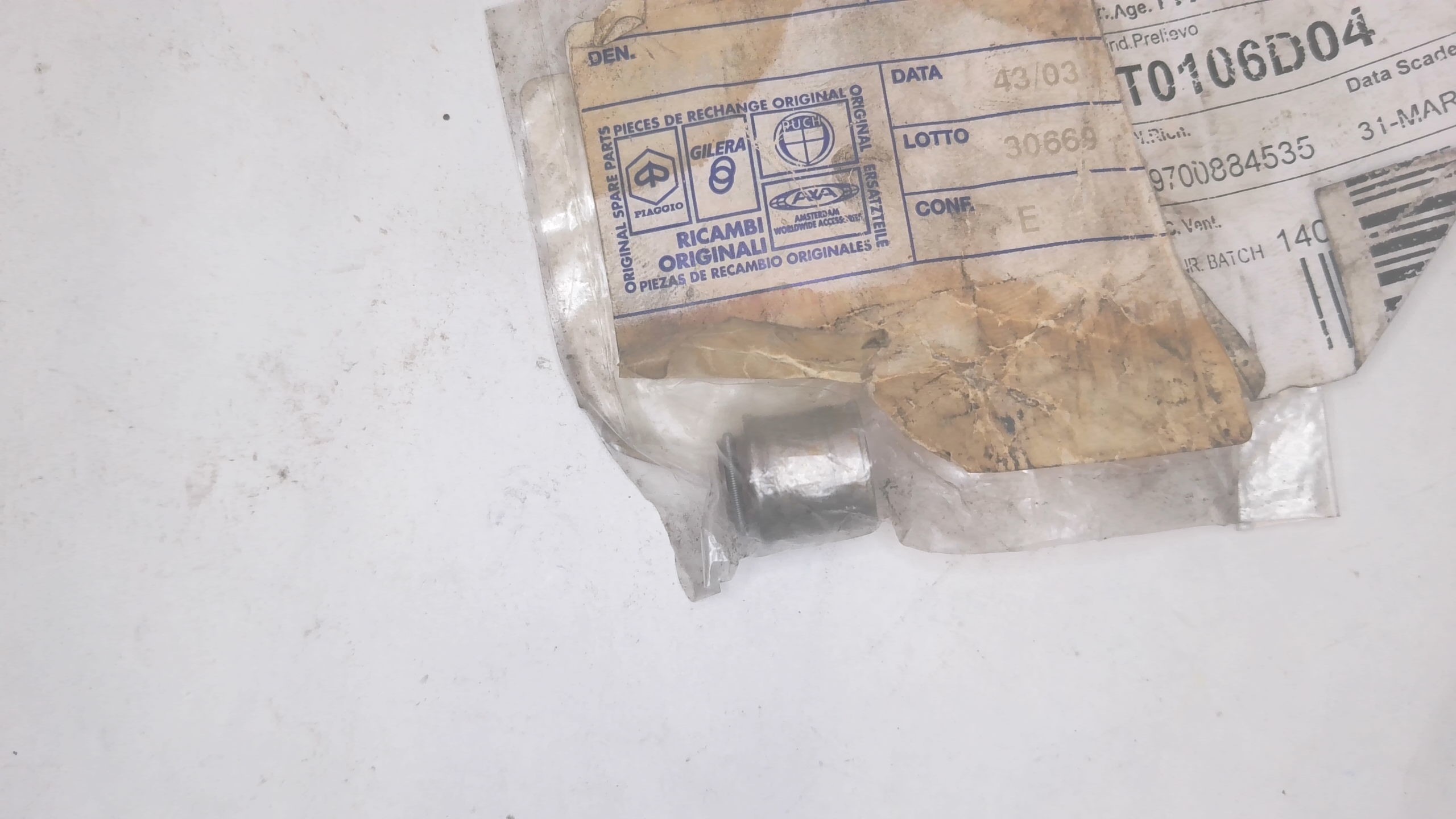 GOMMINO VALVOLE ORIGINALE PIAGGIO PORTER 1000 PIAGGIO 90048-12009-000
